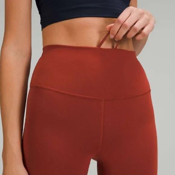 Lululemon Wunder Train Tight - Size 4 Cayenne - Picture 3 of 6